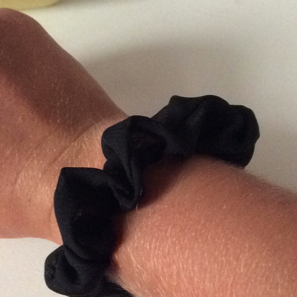 Cute girly scrunchies 💗 - Picture 5 of 6